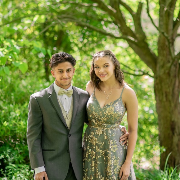 Prom gown - Picture 7 of 7